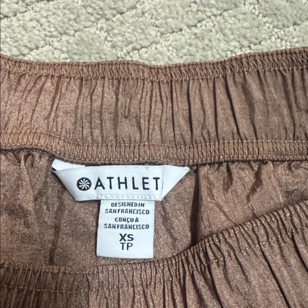 Lunar Sheen Utility High Rise Short - Picture 3 of 4